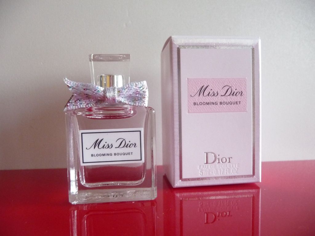 Nước Hoa Miss Dior Blooming Bouquet 5ml (Mẫu Mới)