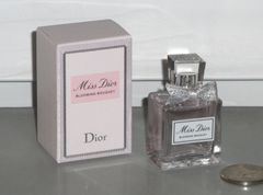 Nước Hoa Miss Dior Blooming Bouquet 5ml (Mẫu Mới)