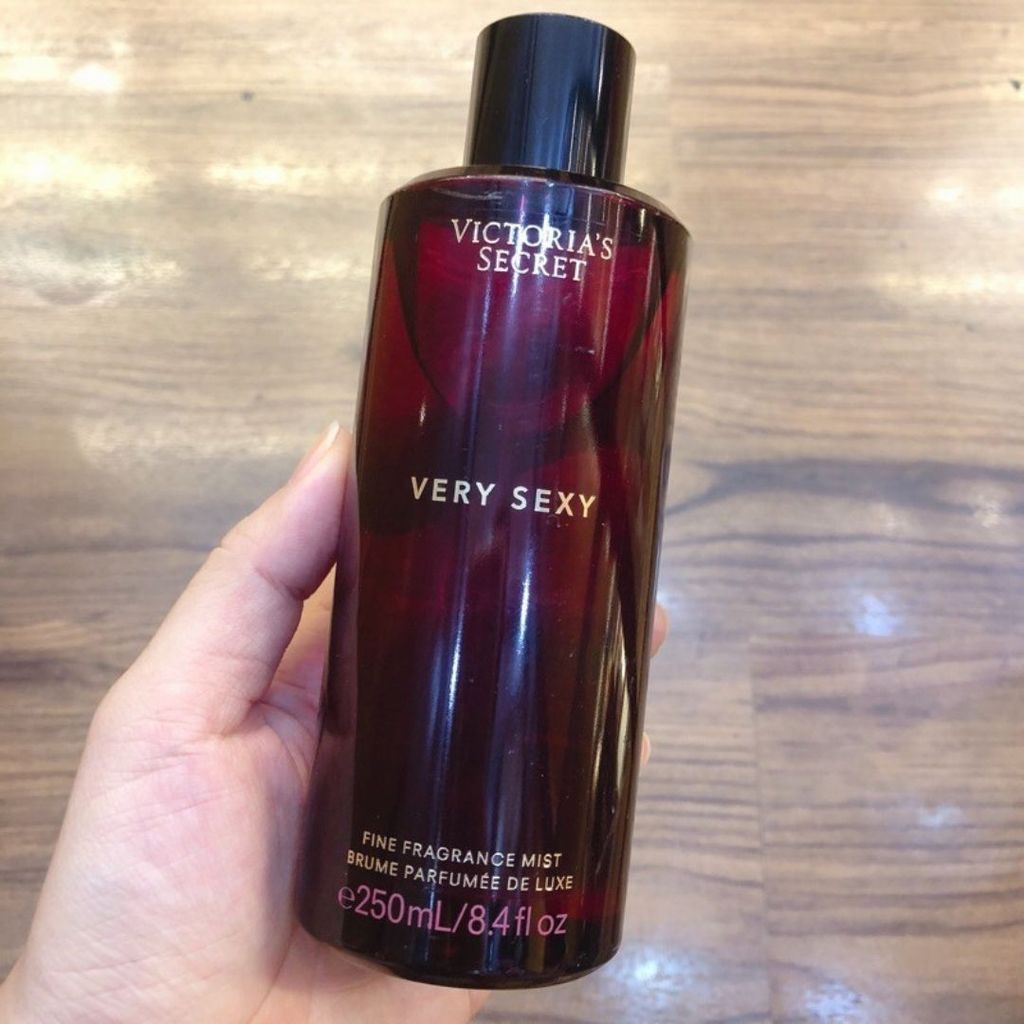Xịt Thơm Body Victoria's Secret Very Sexy 250ml ( Ko Tđ)