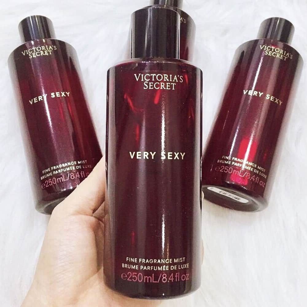 Xịt Thơm Body Victoria's Secret Very Sexy 250ml ( Ko Tđ)