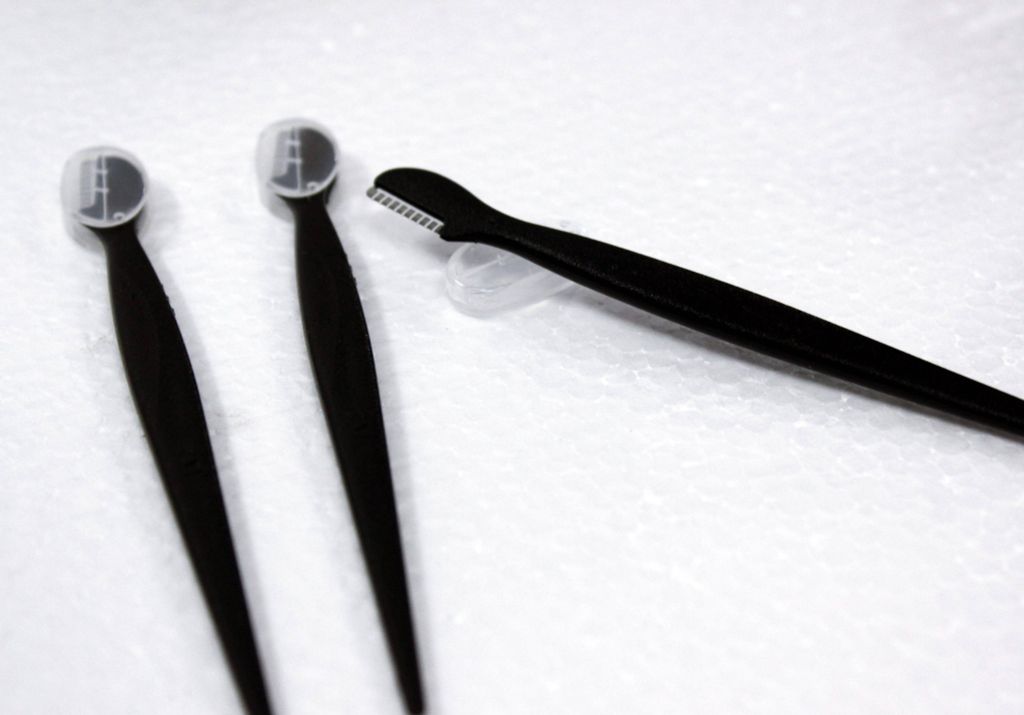 Dao Cạo Chân Mày KAI Groom Eyebrow Razor (Vỉ 3 cây)
