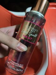 Xịt Thơm Victoria's Secret 250ml #Love Spell Heat (Mẫu mới)