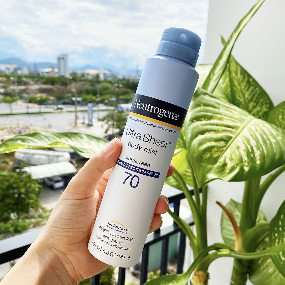 Xịt Chống Nắng Body Neutrogena Ultra Sheer Spray Sunscreen SPF 70 141g