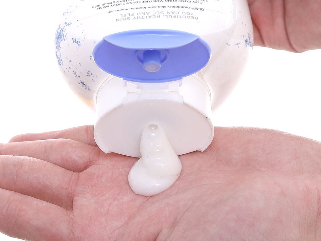 OLAY - Sữa Tắm Tẩy Tế Bào Chết Muối Biển 650ml