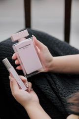 Narciso Rodriguez - For Her EDP hồng nhạt ( chai chiết 10ml)