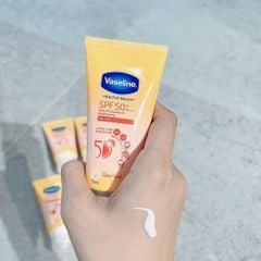 Dưỡng Thể Vaseline Healthy Bright SPF50 70ml (Tuýp Vàng) mini