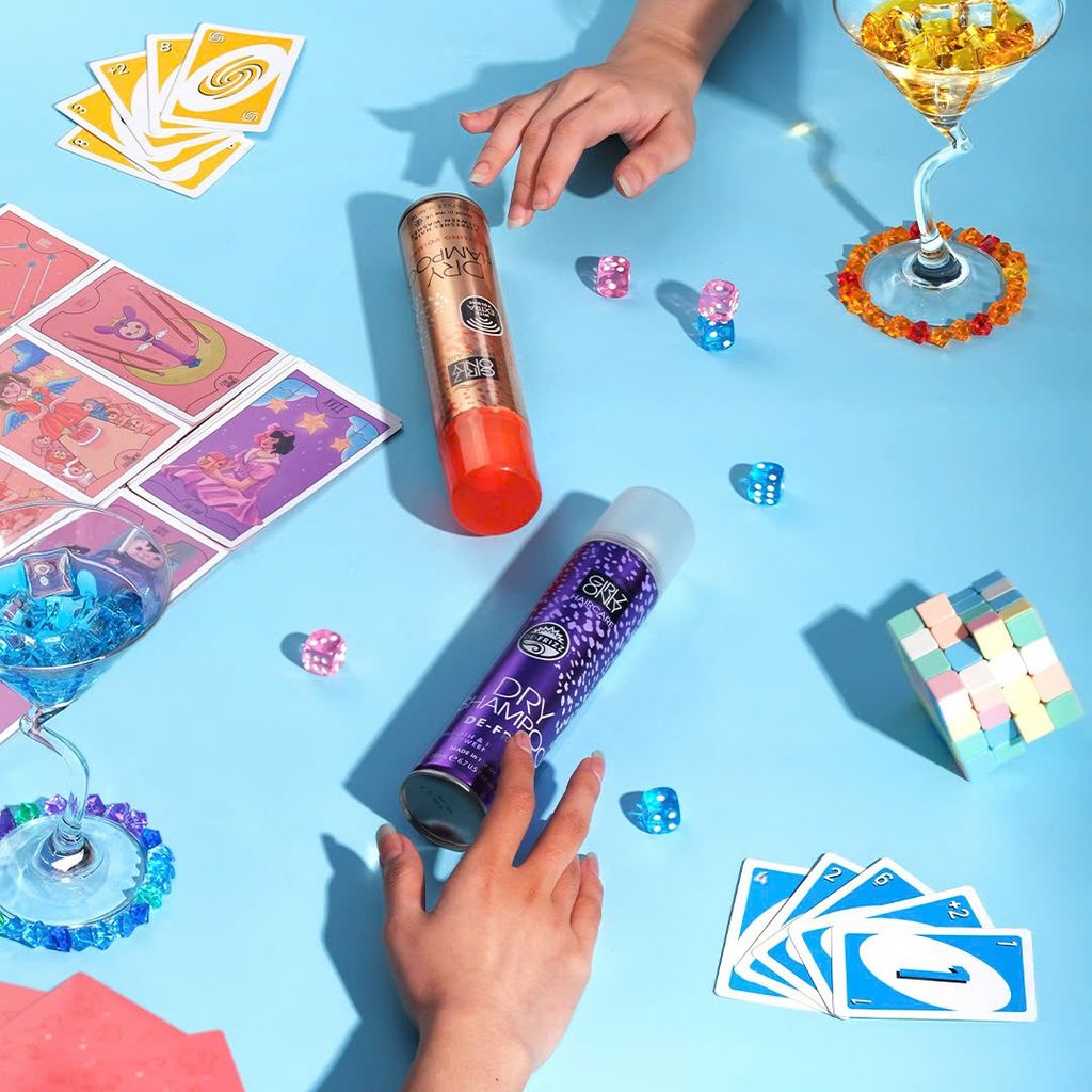 Dầu Gội Khô Girlz Only Dawn De-Frizz 200ml #Tím-Hết Bết Rối