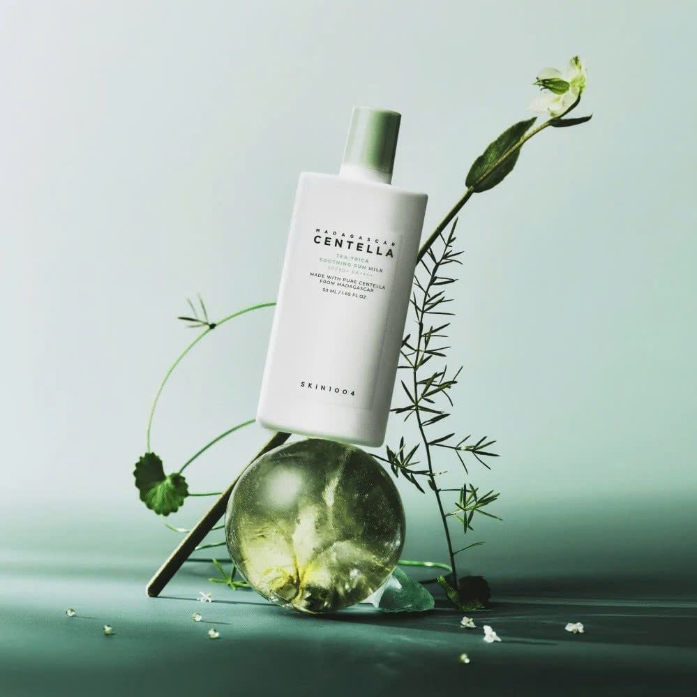 Chống Nắng Skin1004 Madagascar Centella Tea-Trica Soothing Sun Milk SPF50+ PA++++ 50m