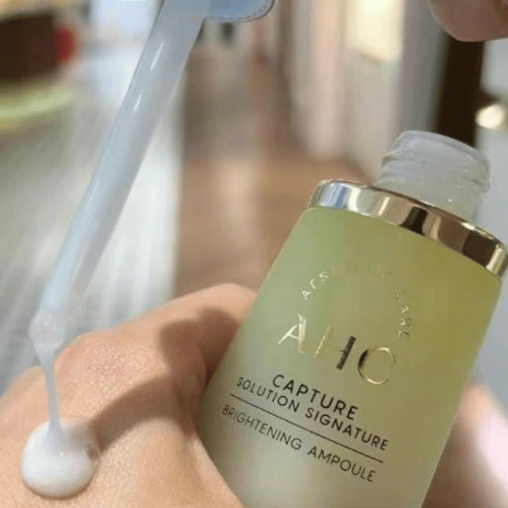 Tinh Chất AHC Capture Solution Signature Ampoule #Brightening (Vàng)