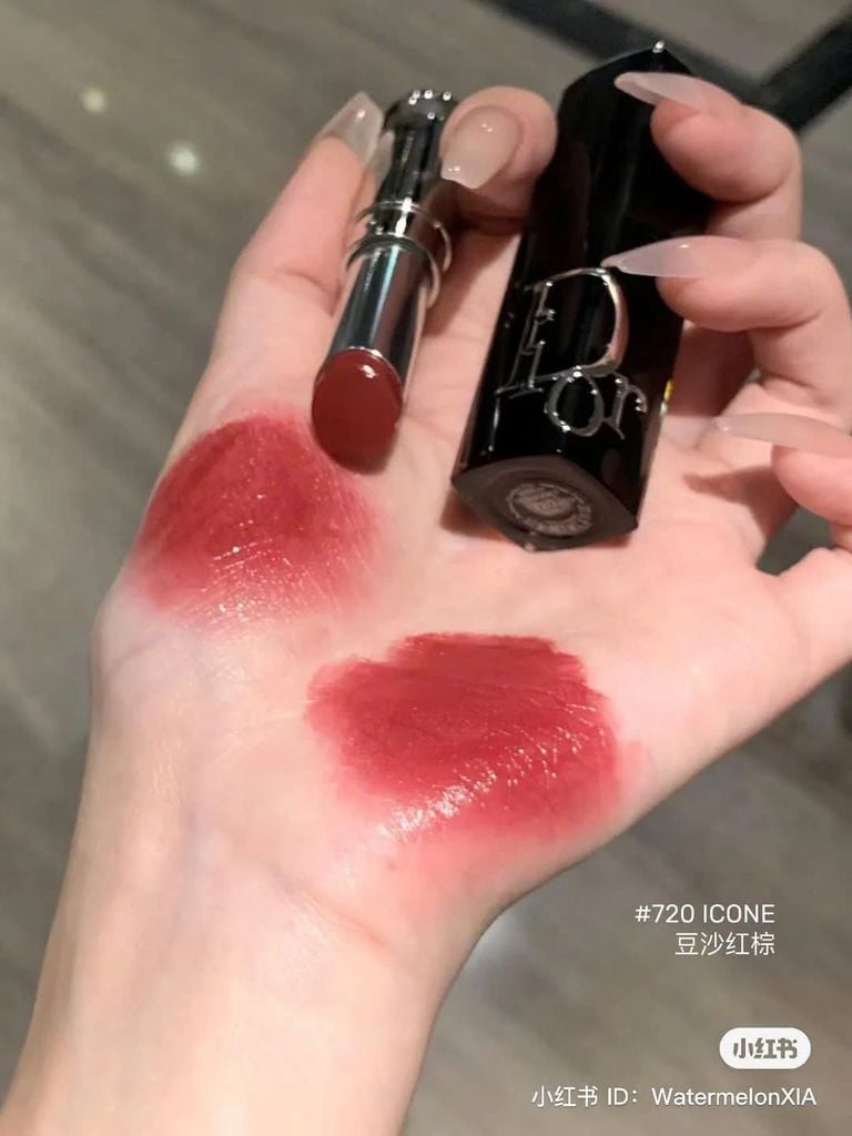 Son Thỏi Dior Addict Hydrating Shine Lipstick #720 Icone (Ko Tđ)