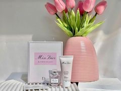 Set Nước Hoa Và Lotion Milk Miss Dior Blooming Bouquet ( 5ml + 20ml)