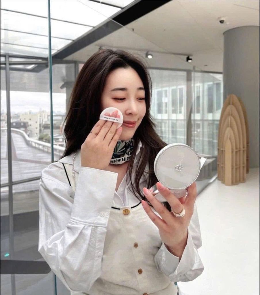 Set Phấn Nước Whoo Radiant White Moisture Cushion Foundation (Kèm 2 Lõi) Ko Tđ