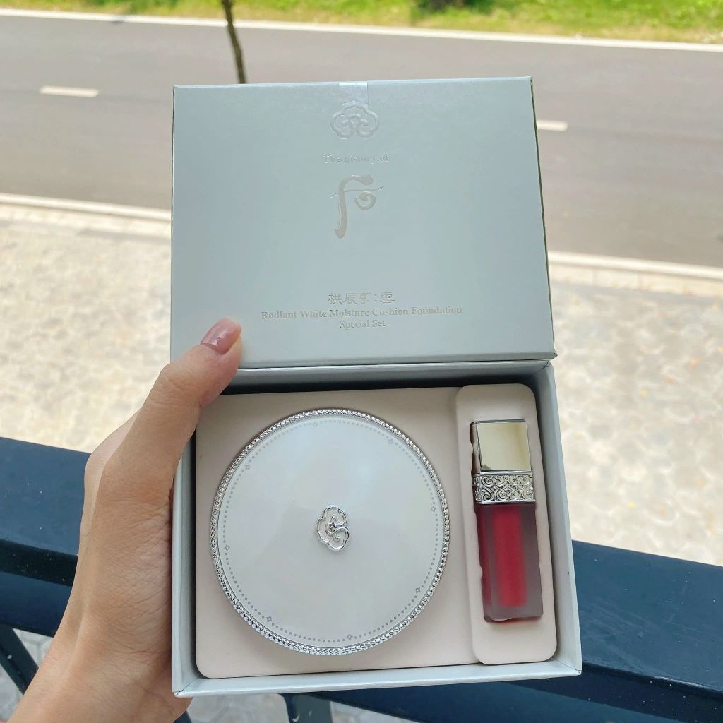 Set Phấn Nước Whoo Radiant White Moisture Cushion Foundation (Kèm 2 Lõi) Ko Tđ