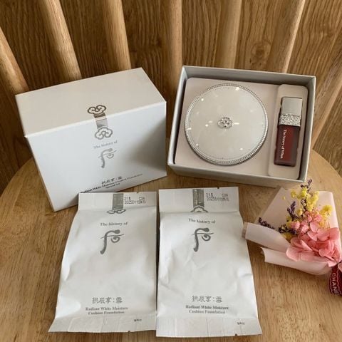 Set Phấn Nước Whoo Radiant White Moisture Cushion Foundation (Kèm 2 Lõi) Ko Tđ
