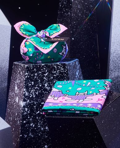  Dancing Around The Christmas Tree 