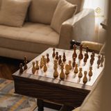 Bàn bên Le Mostraini