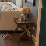 Bàn bên Canserelle