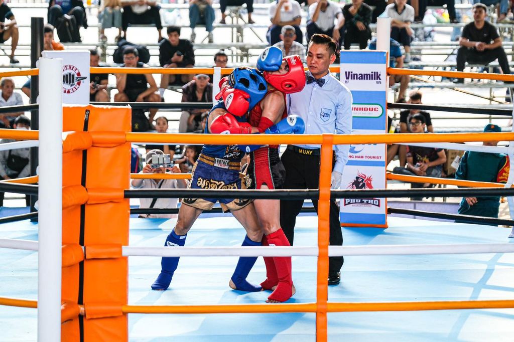 Giáp Chân Thi Đấu Muay Fighter