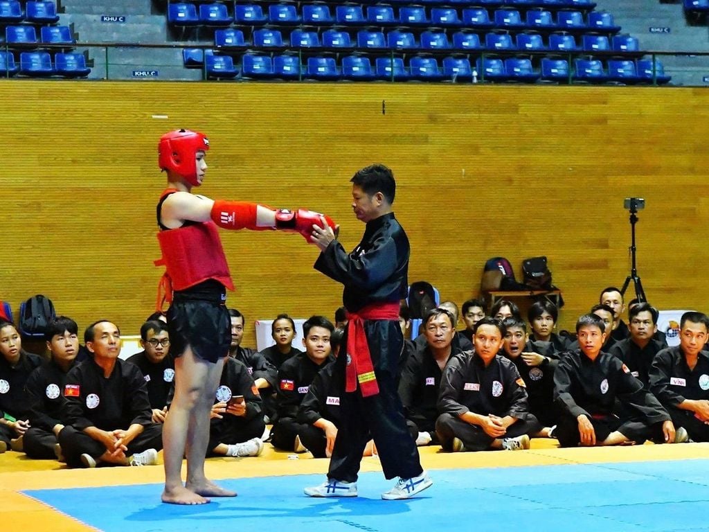 Trang Phục Huấn Luyện Viên VOCOTRUYEN 2024