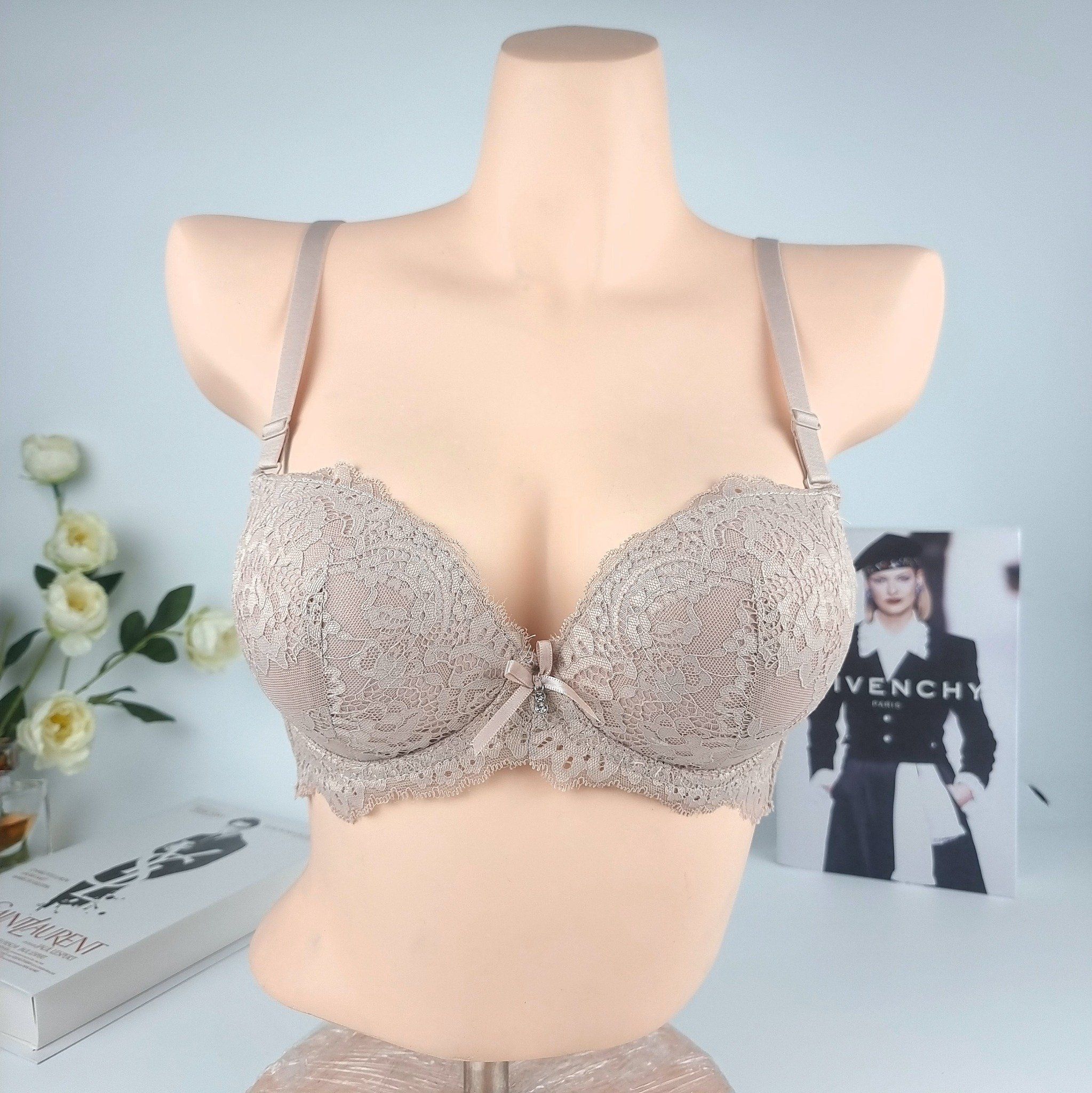Áo ngực có gọng mềm mút dày 5104 ren quả