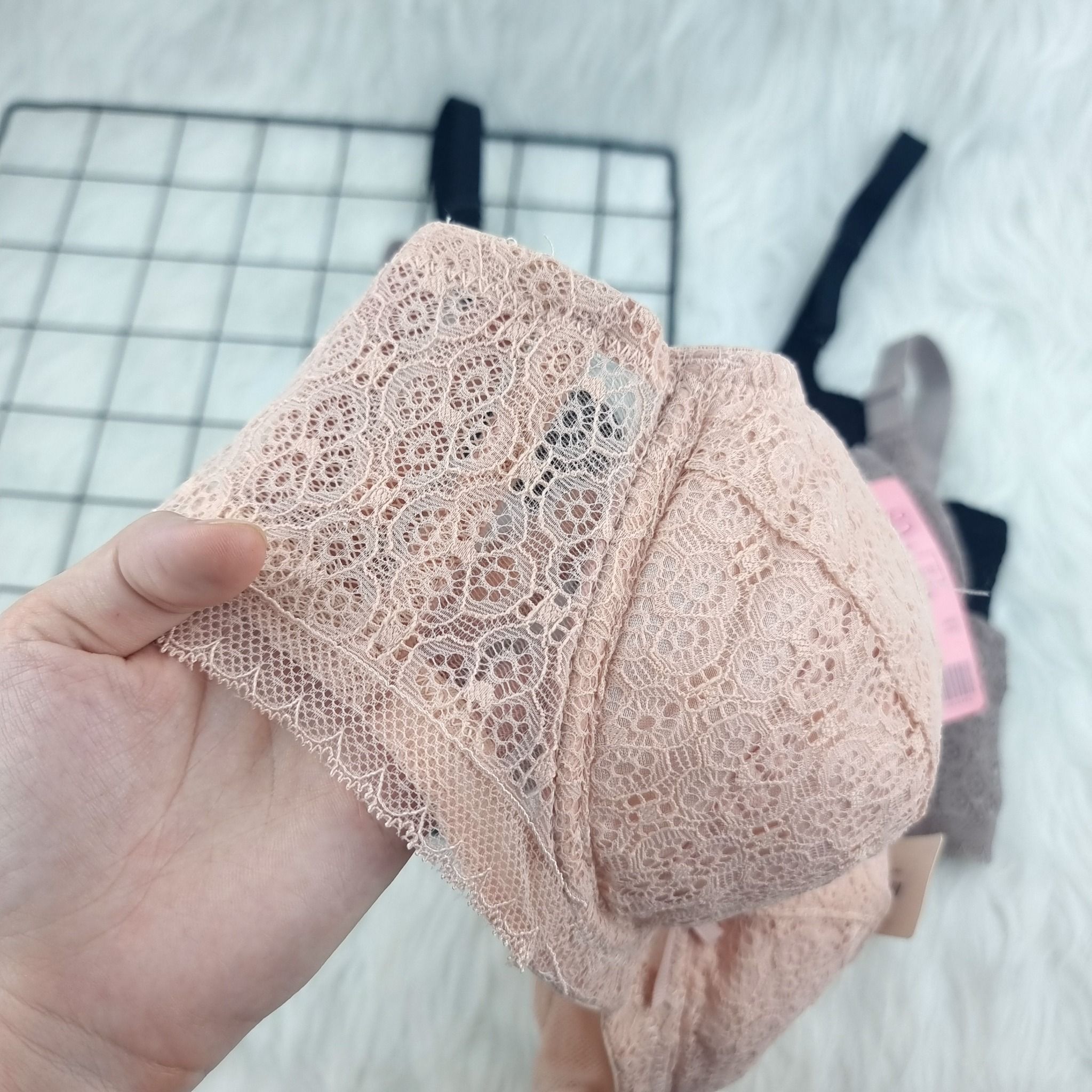 Áo ngực nữ MB 5555 có gọng mút mỏng nâng đỡ, định hình ngực