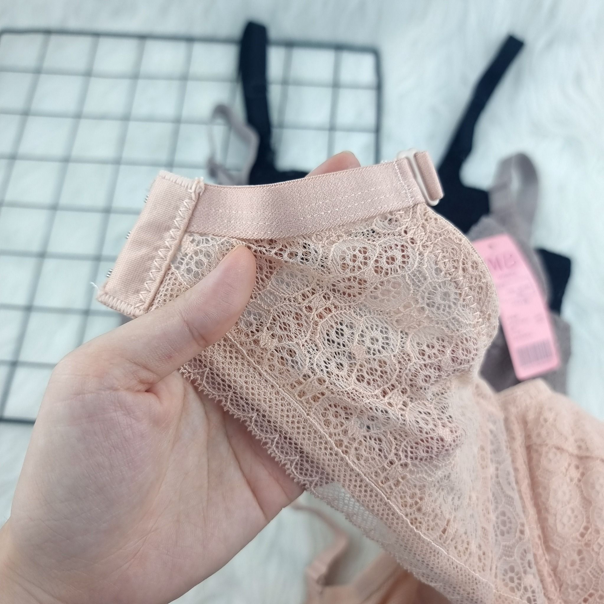 Áo ngực nữ MB 5555 có gọng mút mỏng nâng đỡ, định hình ngực