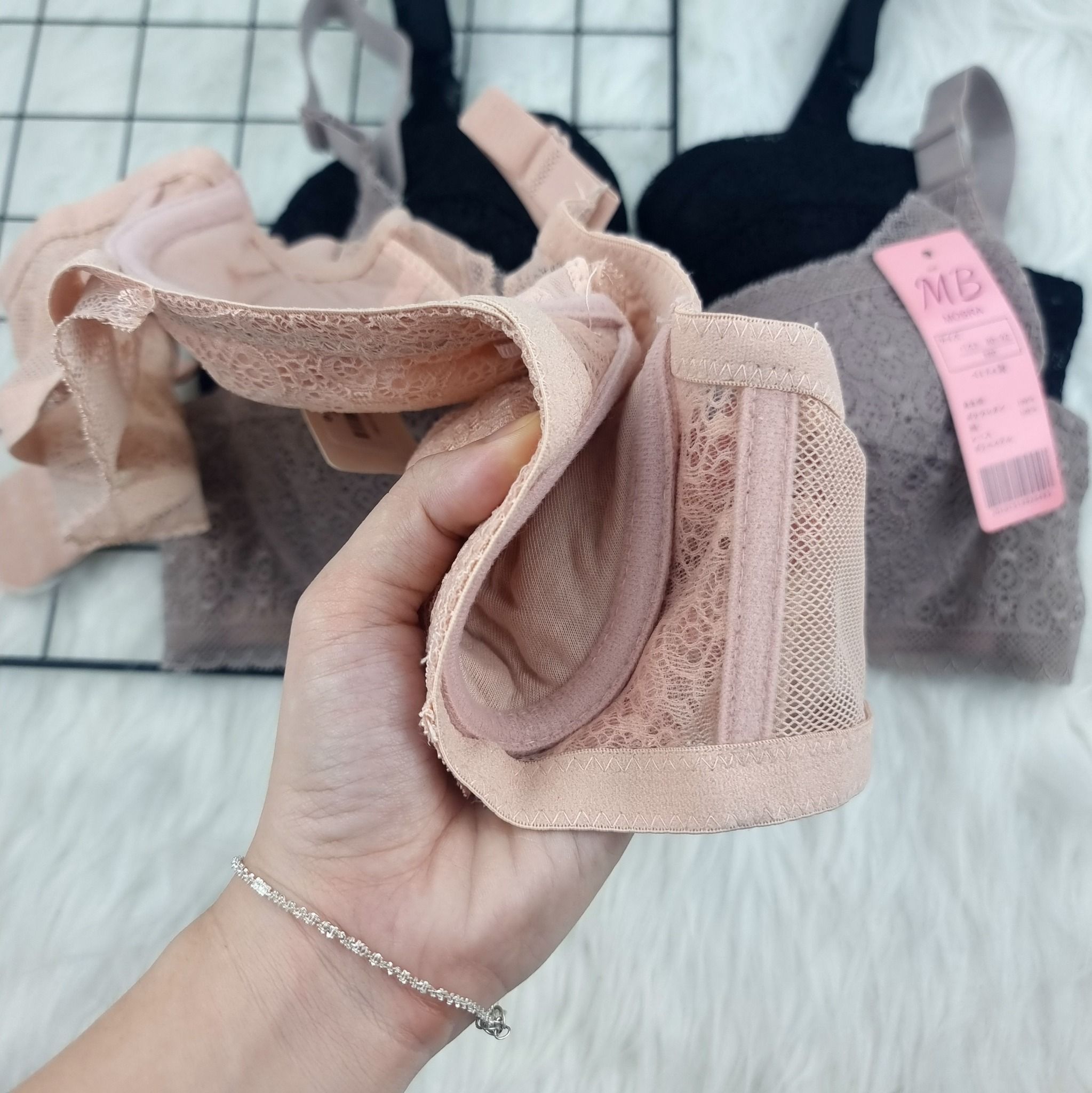 Áo ngực nữ MB 5555 có gọng mút mỏng nâng đỡ, định hình ngực