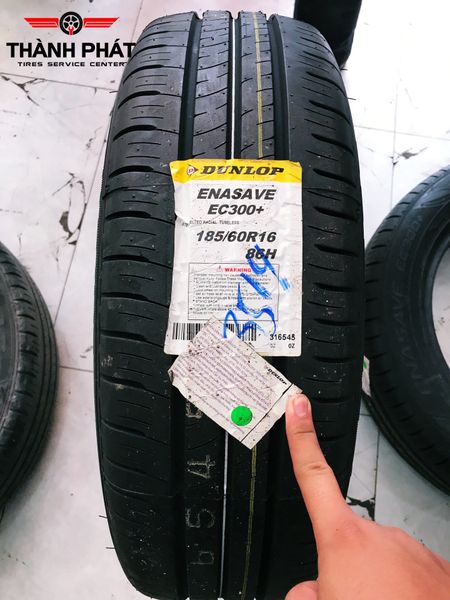 Vỏ xe Dunlop 185/60R16 EC300 sản xuất Thái Lan theo xe Mazda 2