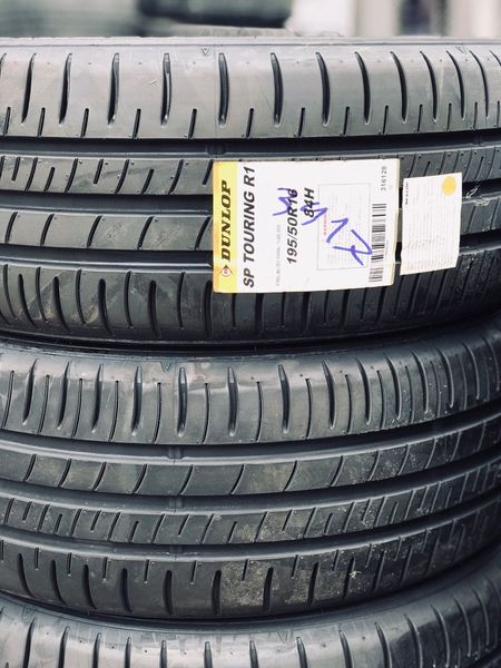 Vỏ xe Dunlop 195/50R16 R1