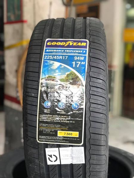 Vỏ xe Goodyear 225/45R17 TripMax 2