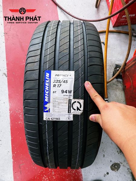 Vỏ xe Michelin 225/45R17 Primacy 4