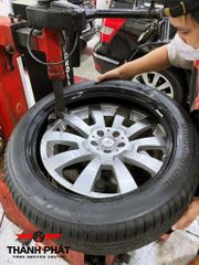 Lốp xe Bridgestone 235/50R19 Alenza AL01 NHẬT