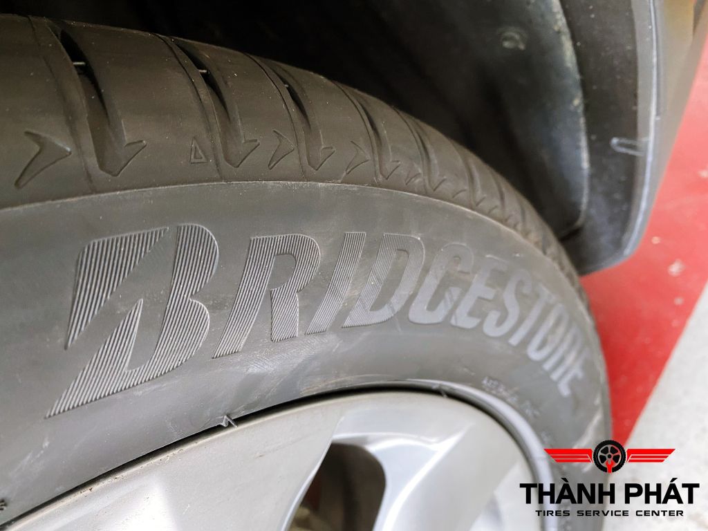 Lốp xe Bridgestone 245/50R20 ALENZA AL01 NHẬT