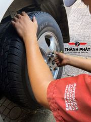 Lốp xe Bridgestone 215/70R16 Dueler D687 NHẬT