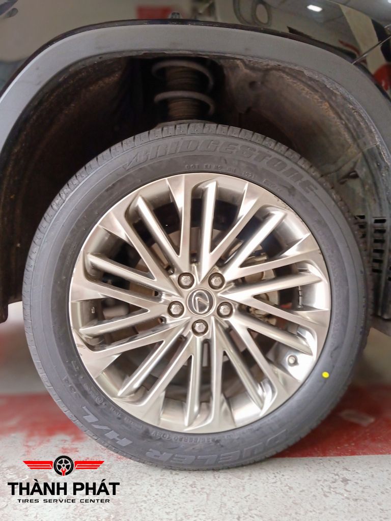 Lốp xe Bridgestone 235/55R20 Dueler HL33 NHẬT