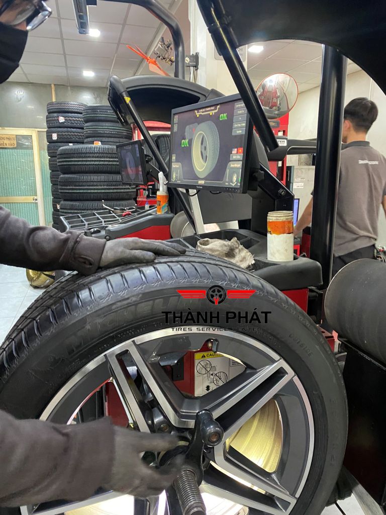 Vỏ xe Michelin 315/40r21 Latitude sport 3