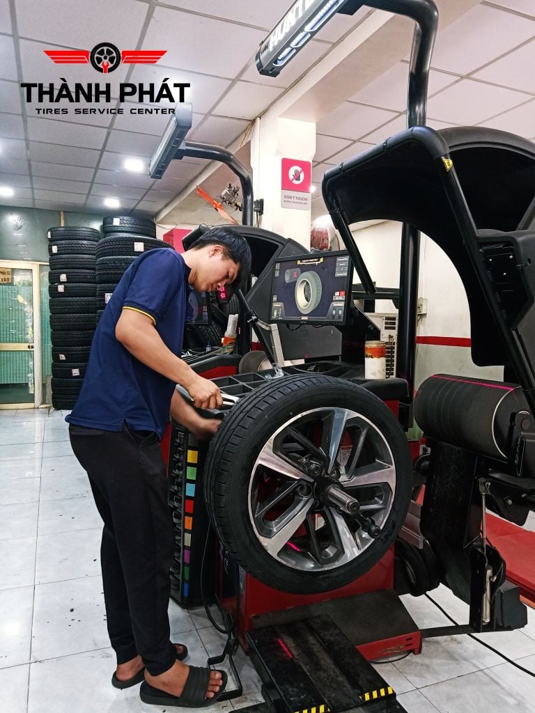 Lốp xe Hankook 235/45R18 Ventus prime K125 INDO