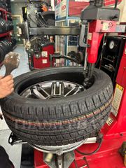 Lốp xe Bridgestone 285/45R22 ECOPIA HL422