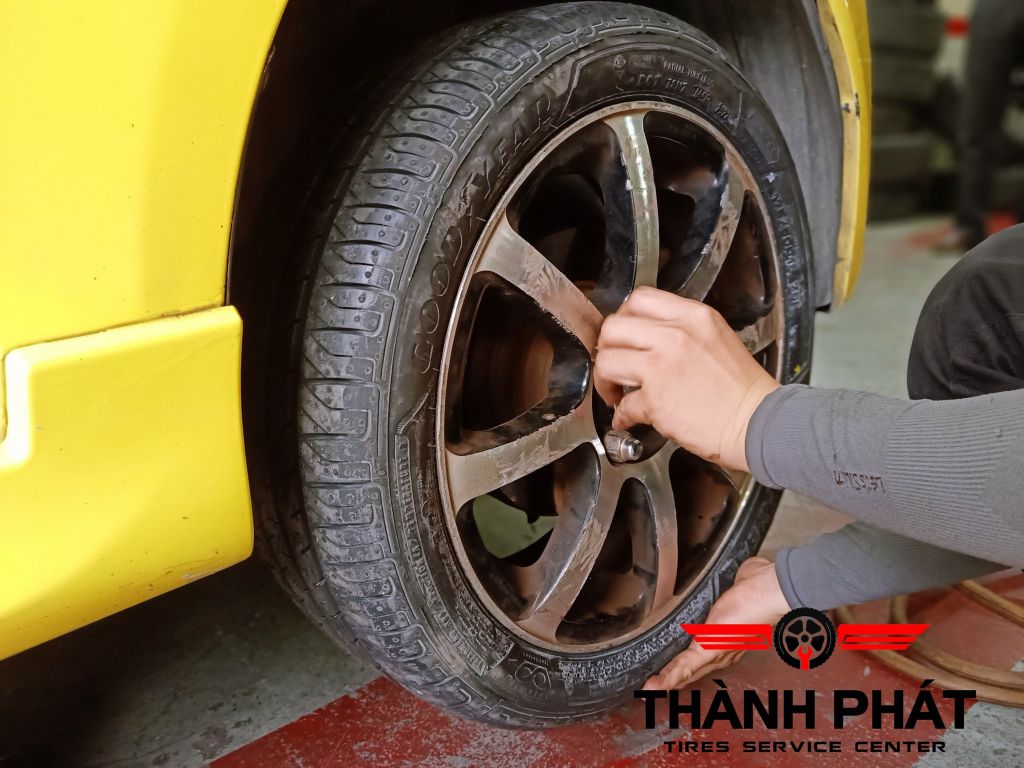 Lốp xe ô tô Goodyear 175/50R15 Assurance Duraplus 2 Malaysia