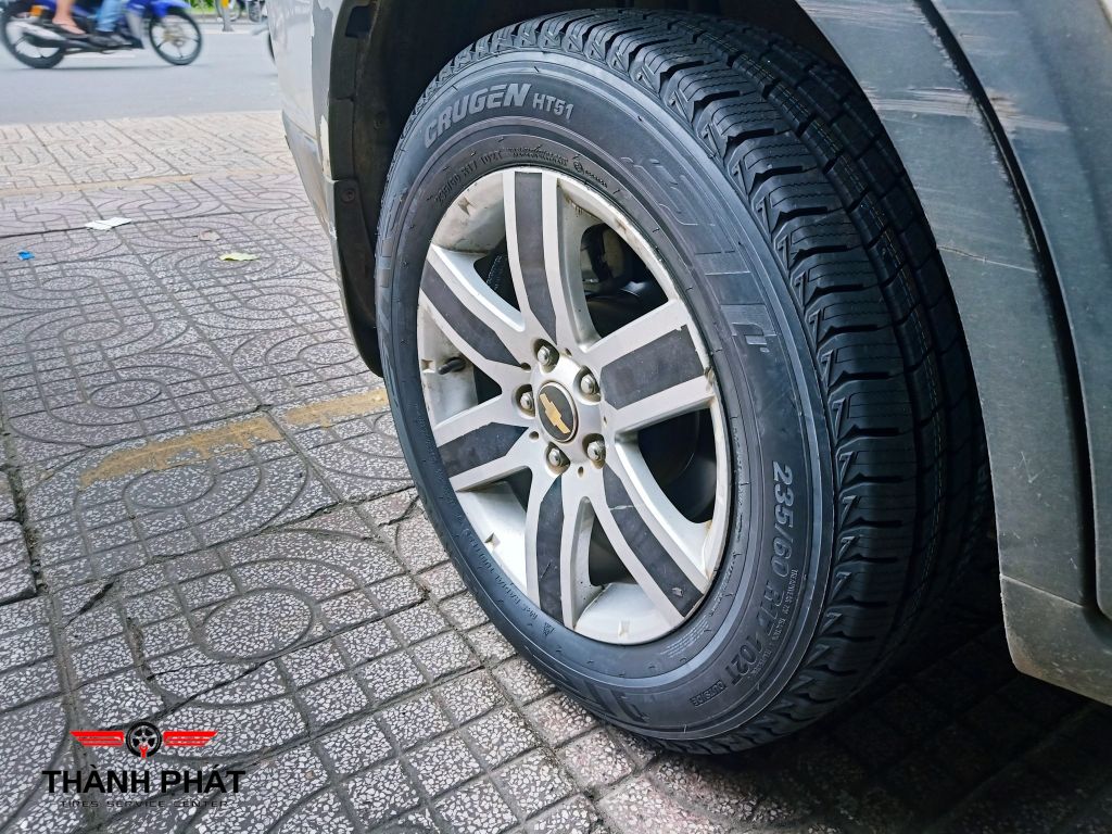Lốp xe Kumho 235/60R17 Crugen HT51 VN