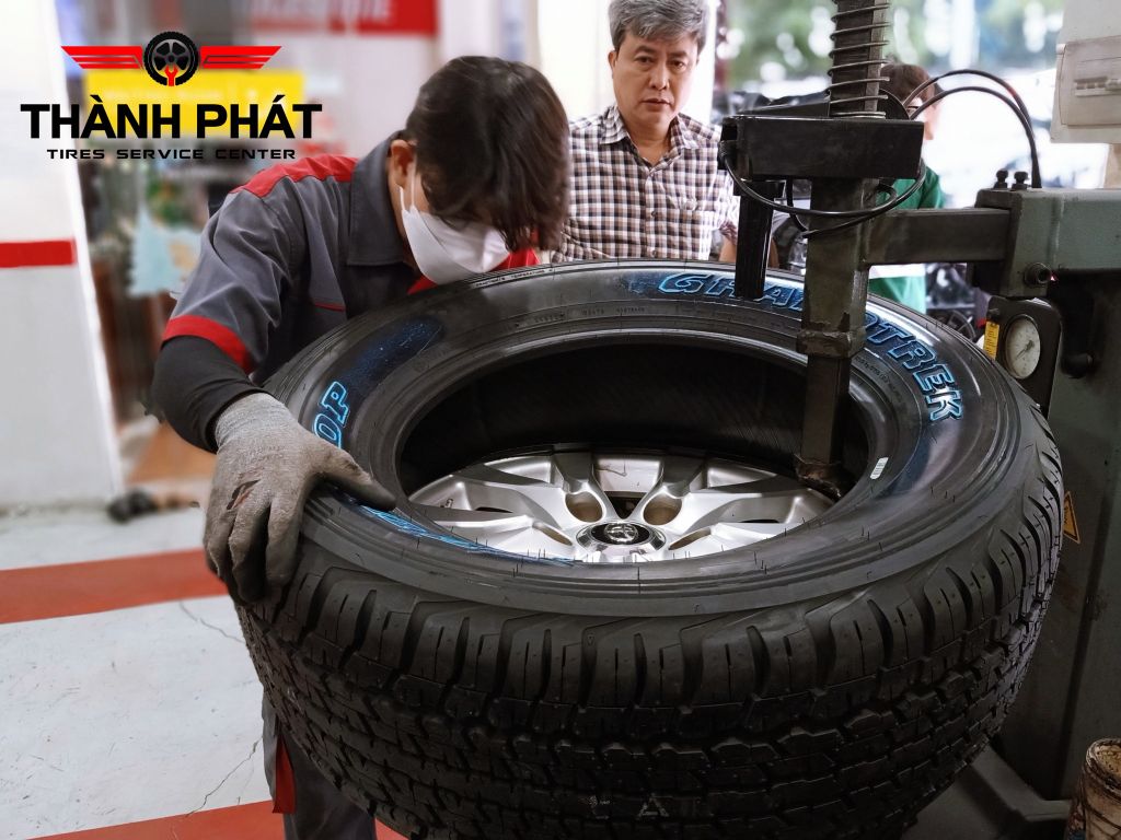 Lốp xe Dunlop 285/60R18 GRANDTREK AT22 NHẬT