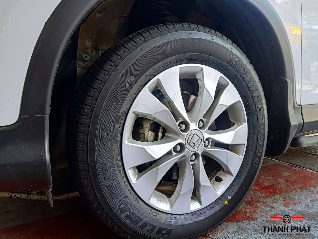 Lốp xe Bridgestone 225/65R17 D470 THAI