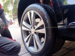 Lốp xe Bridgestone 245/45R19 RUNFLAT POTENZA S001 POLAND