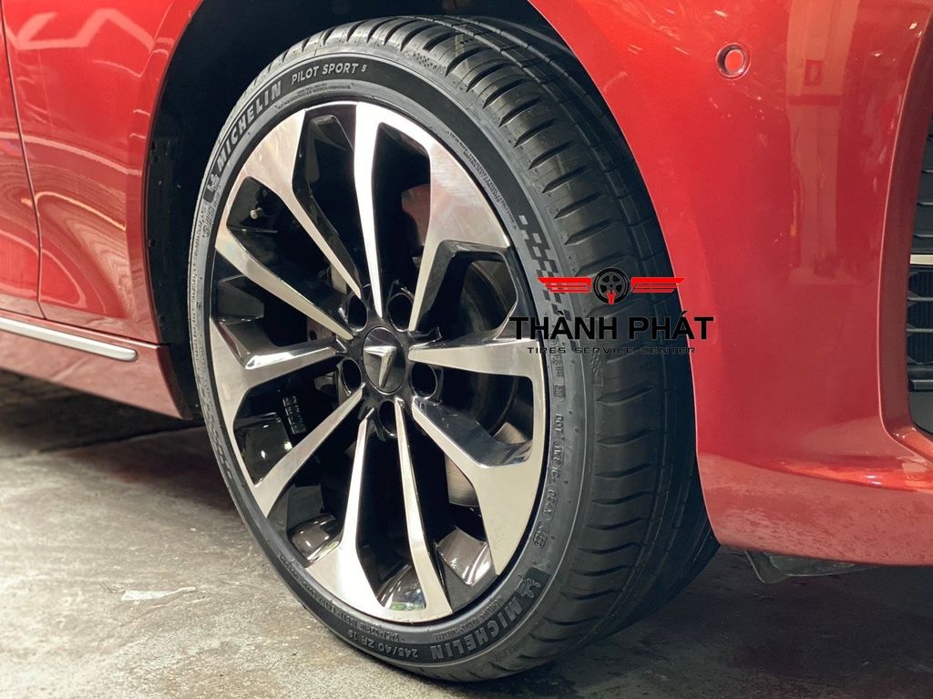 Lốp xe ô tô Michelin 245/40R19 Pilot Sport 5 Thailand