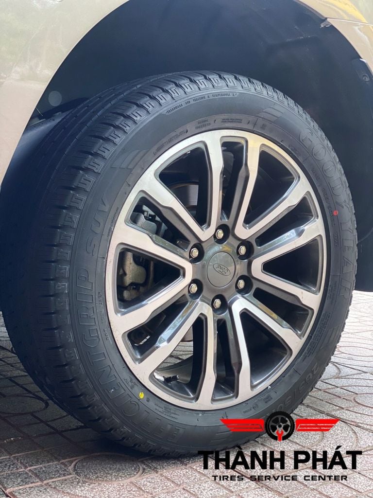 Lốp xe ô tô Goodyear 265/50R20 Efficientgrip SUV