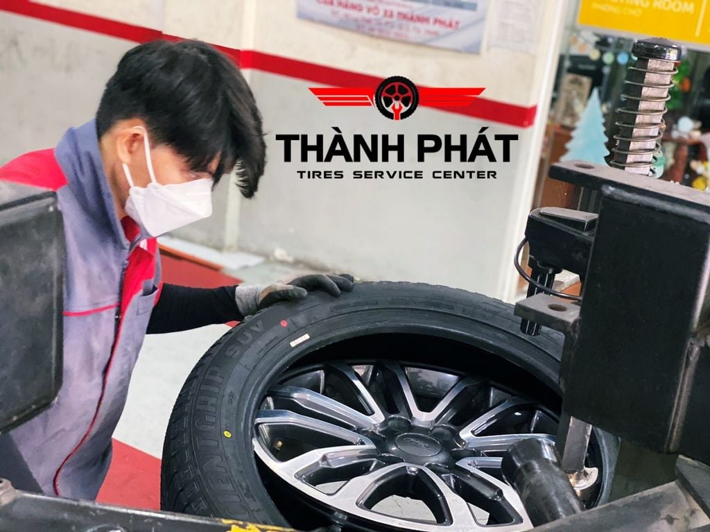 Lốp xe ô tô Goodyear 265/50R20 Efficientgrip SUV