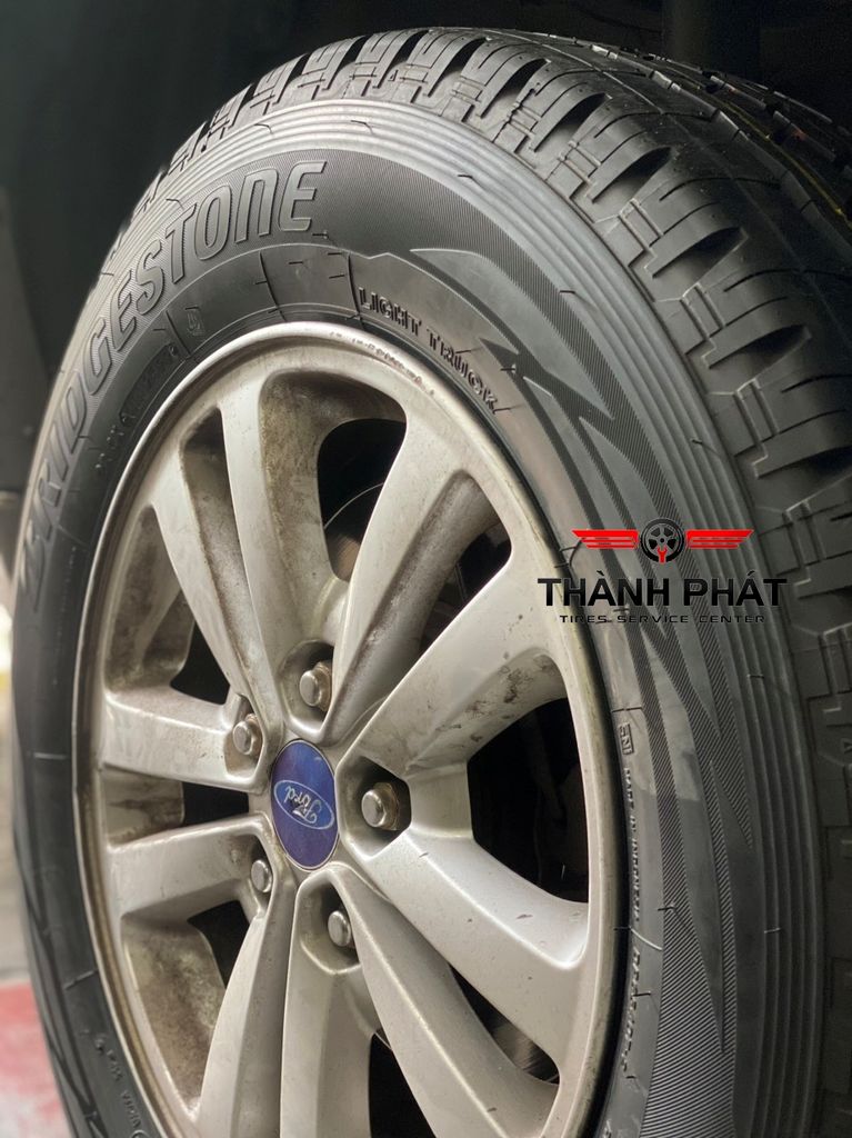 Lốp xe Bridgestone 215/70R16C R624 INDO