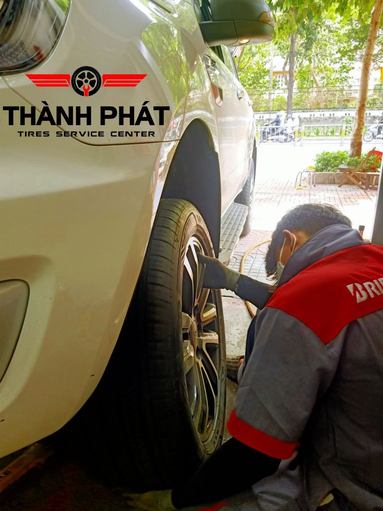 Lốp xe ô tô Goodyear 265/50R20 Assurance Maxgurad SUV