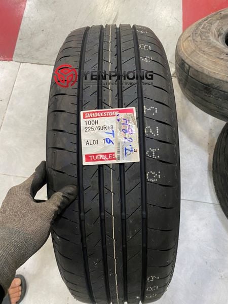 Lốp xe Bridgestone 225/60R18 ALenza AL01 NHẬT