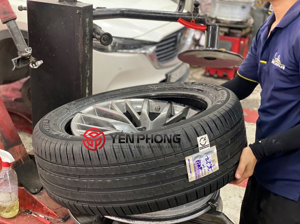 Lốp xe ô tô Michelin 245/50R20 Pilot Sport 4 SUV